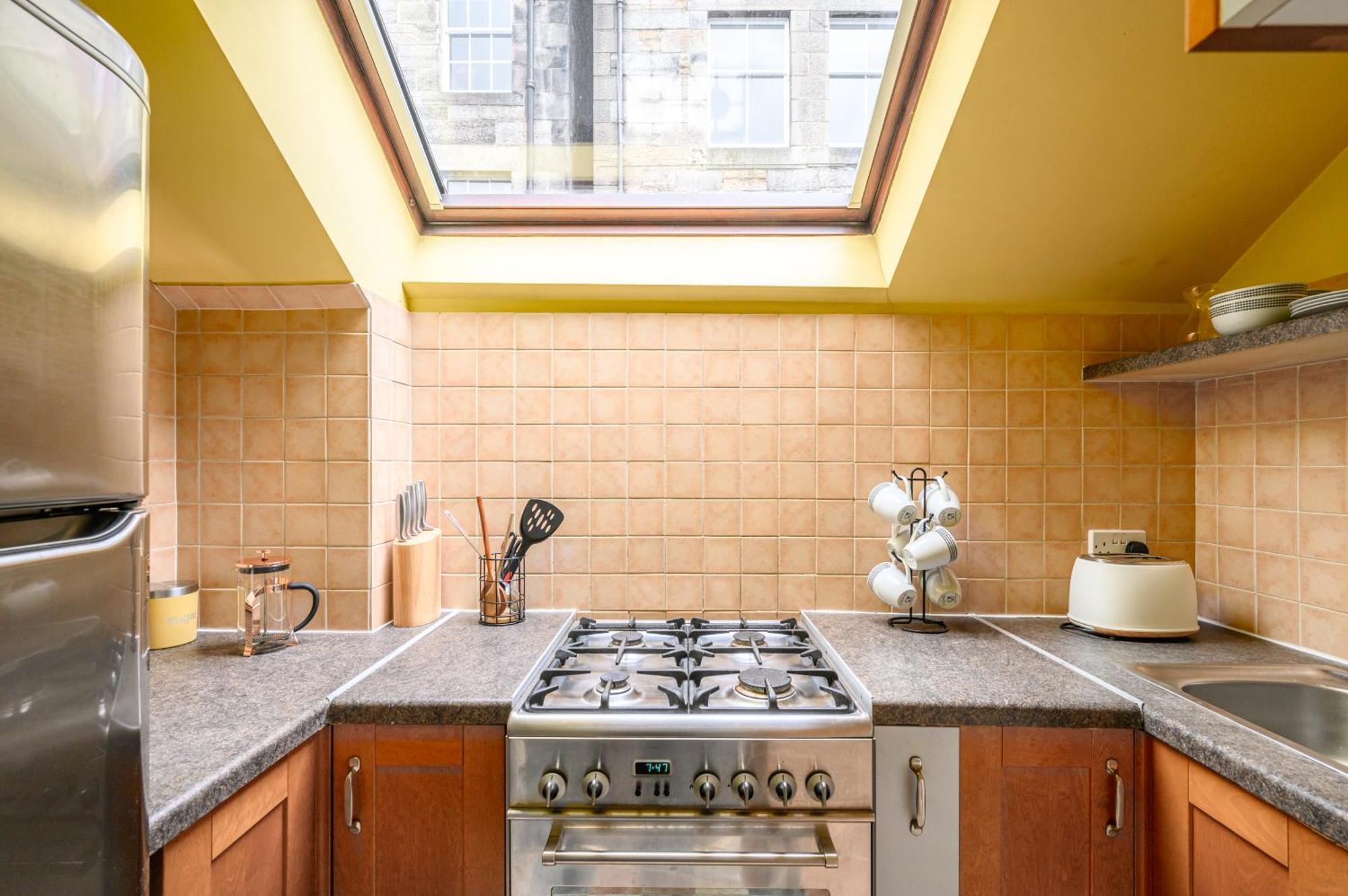 Bright - Central - Sleeps 10 Edinburg Exteriör bild